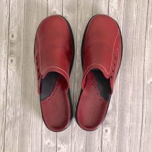 Women’s Clarkes clogs/mules excellent condition